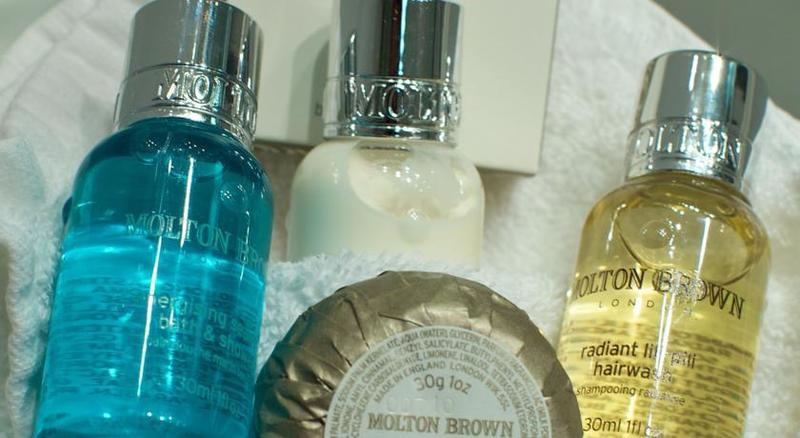 Middle Eight - Covent Garden - Preferred Hotels And Resorts Лондон Экстерьер фото Molton Brown products