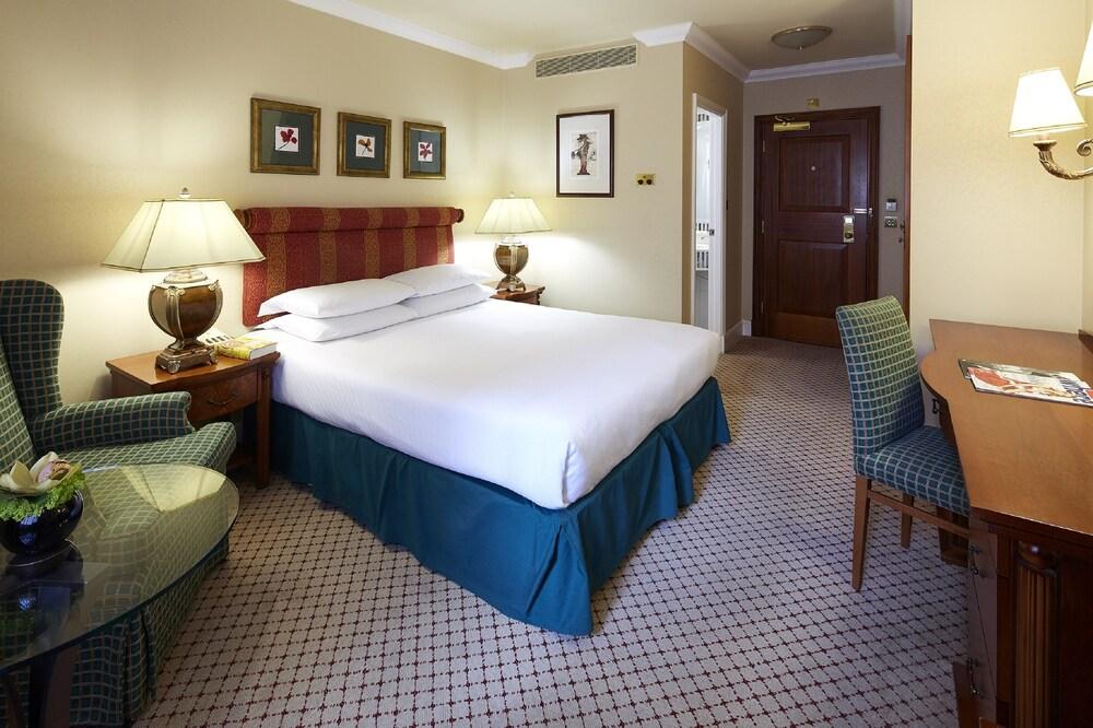 Middle Eight - Covent Garden - Preferred Hotels And Resorts Лондон Экстерьер фото A room at the InterContinental London