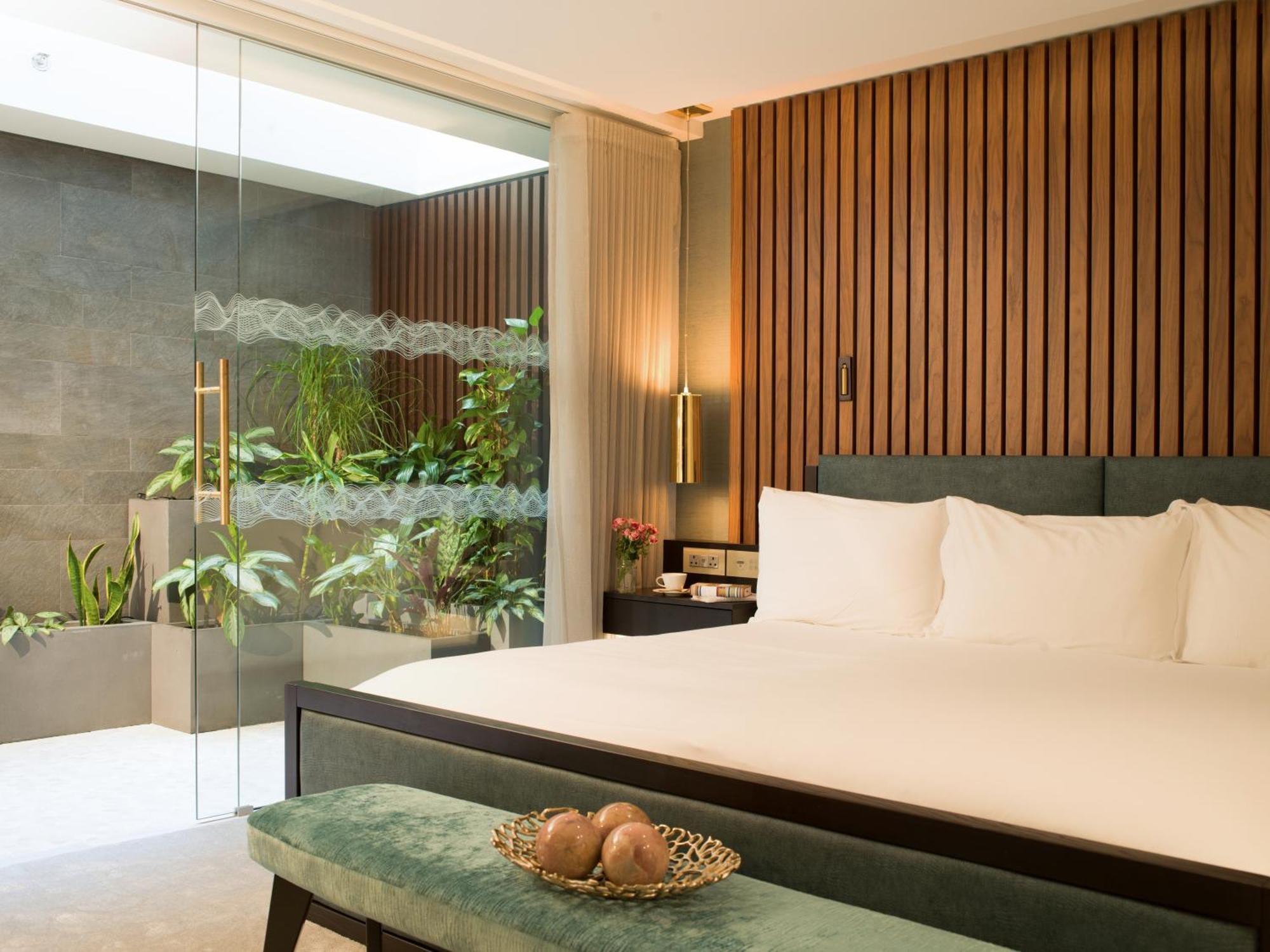 Middle Eight - Covent Garden - Preferred Hotels And Resorts Лондон Экстерьер фото A bedroom at The Park, Hyderabad
